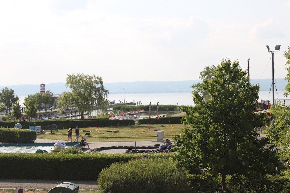 Hotel Al Faro Lodge Am See Podersdorf am See Exterior foto