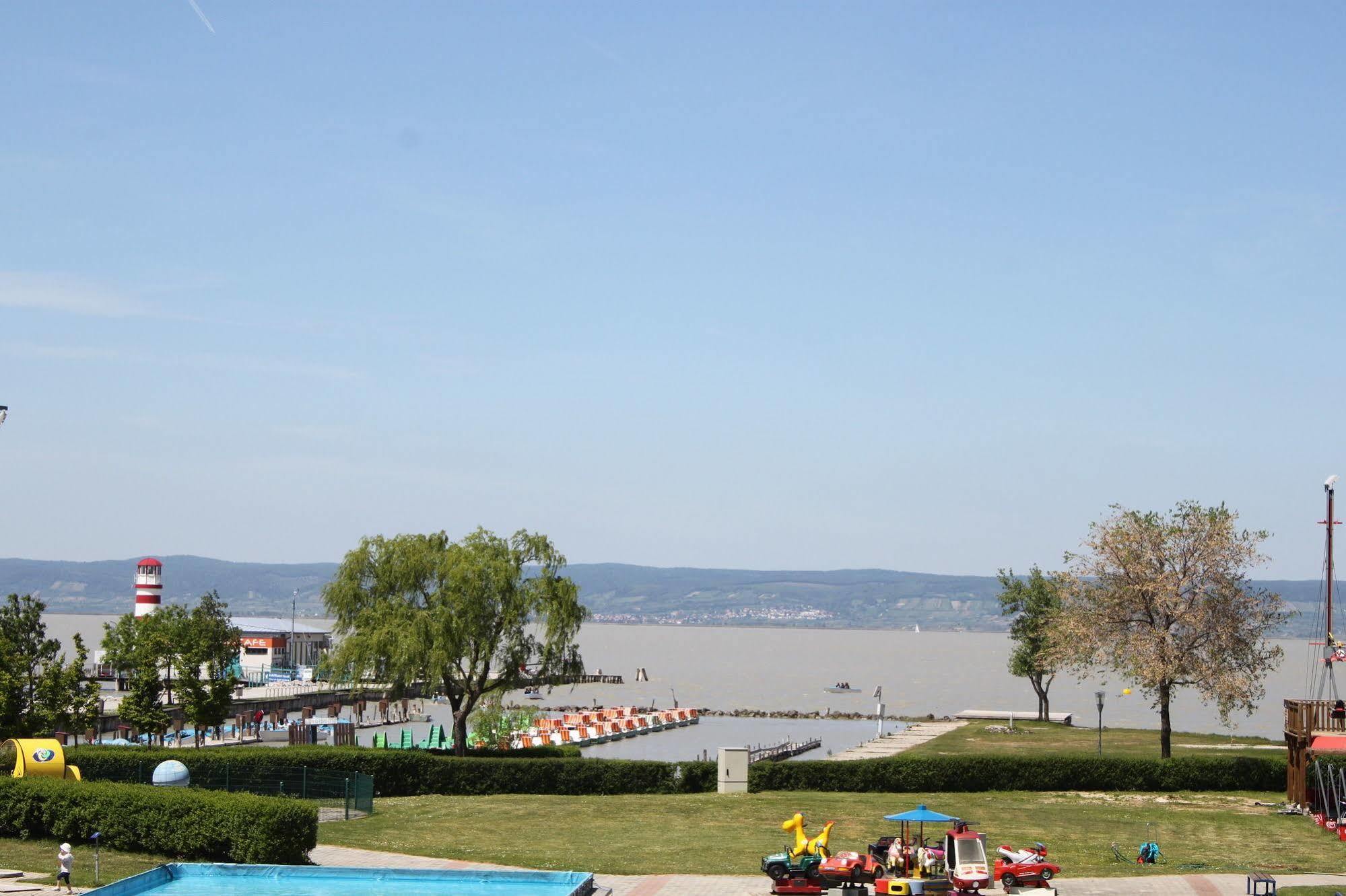 Hotel Al Faro Lodge Am See Podersdorf am See Exterior foto